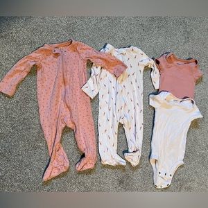 9M Carters bundle - Babygirl Zippered footies & ribbed short sleeve onesies